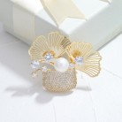 High-grade Ginkgo Leaf Flower Basket Brooch