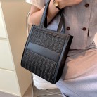 Simple New Fashion Women's Contrast Color Fashion Straw Bag